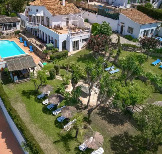 Продажа  отдельно стоящей виллы в Estepona