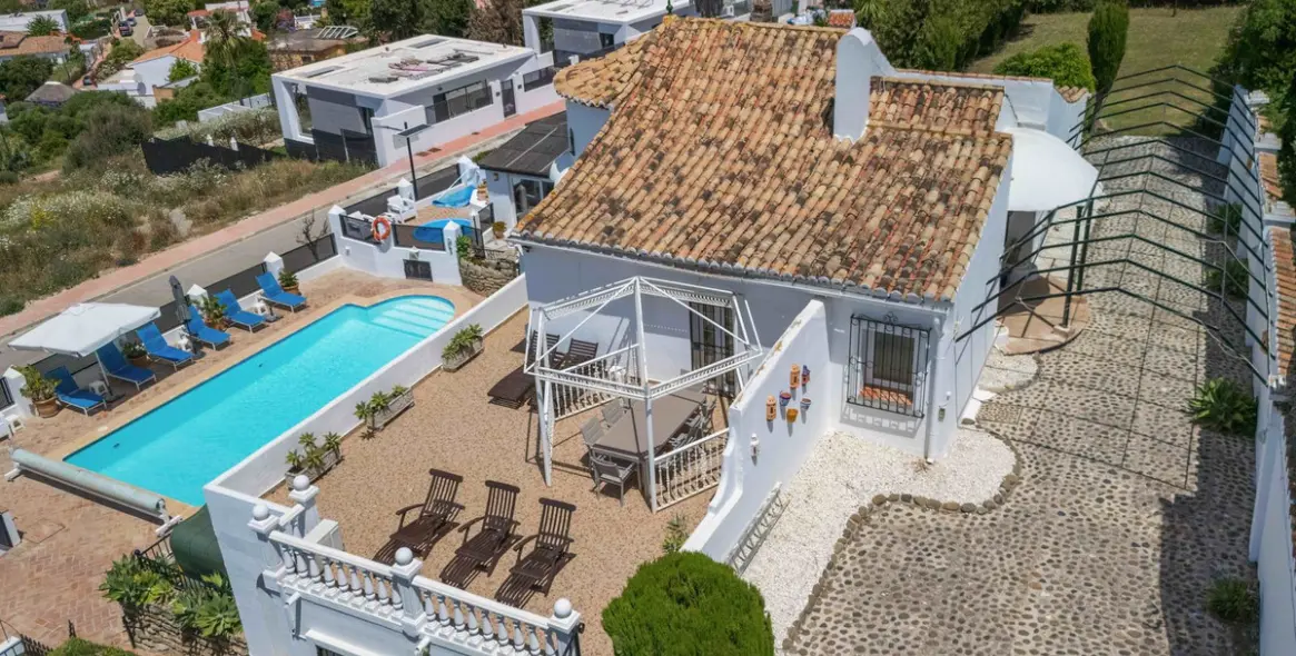 Продажа  отдельно стоящей виллы в Estepona 6