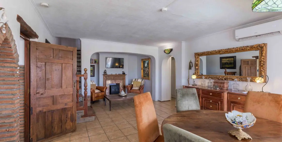 Продажа  отдельно стоящей виллы в Estepona 20