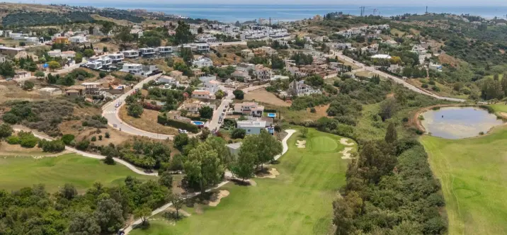 Venta de villa independiente en Estepona 2
