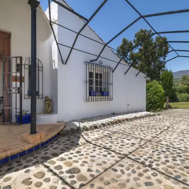 Venta de villa independiente en Estepona