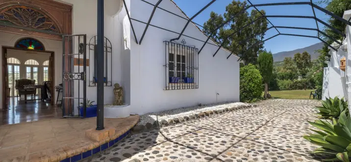 Venta de villa independiente en Estepona 3