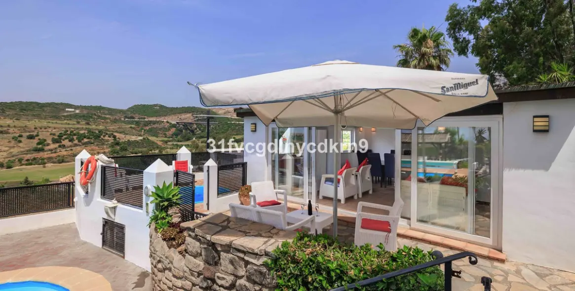 Sale of detached villa in Estepona 22