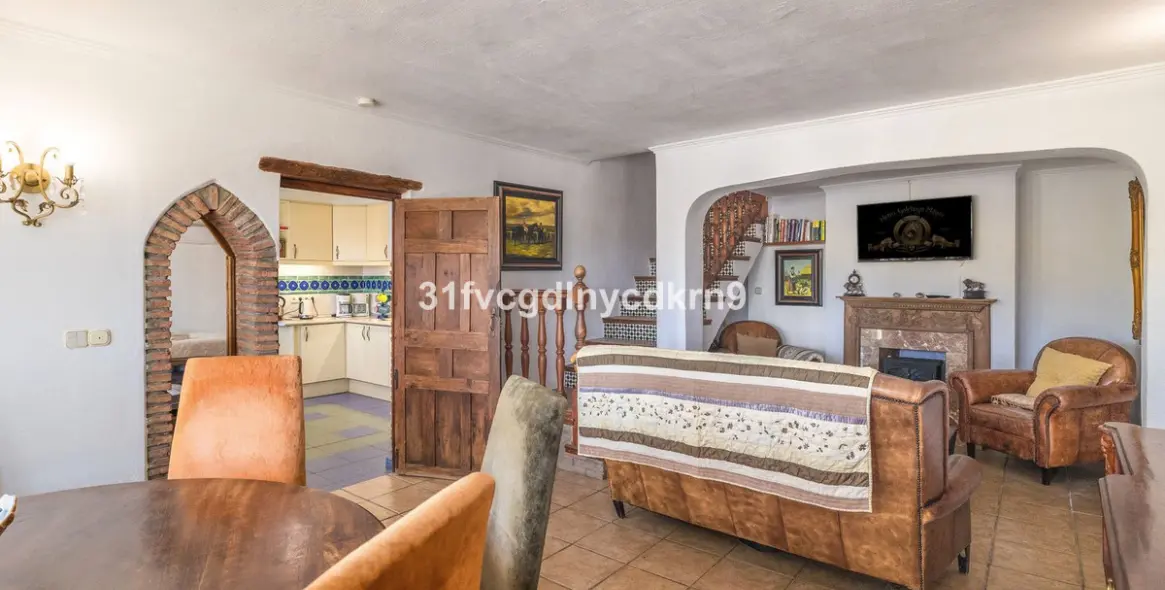 Sale of detached villa in Estepona 27