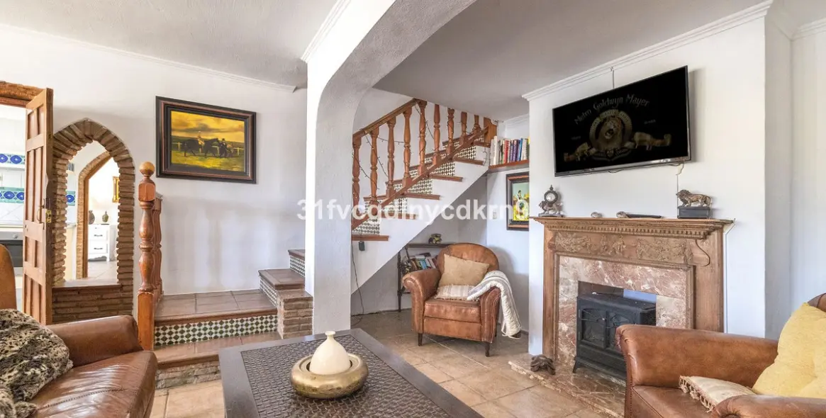 Sale of detached villa in Estepona 29