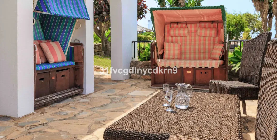 Sale of detached villa in Estepona 47