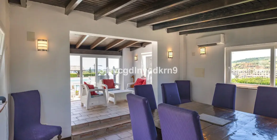 Sale of detached villa in Estepona 48