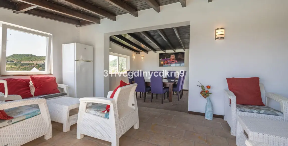 Sale of detached villa in Estepona 49