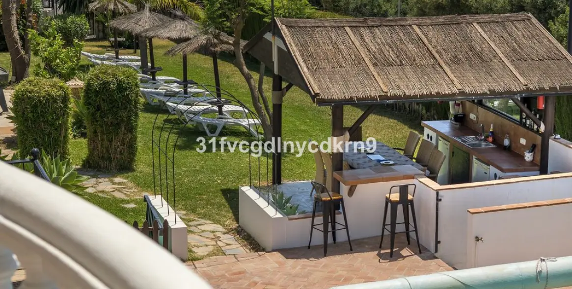 Sale of detached villa in Estepona 57