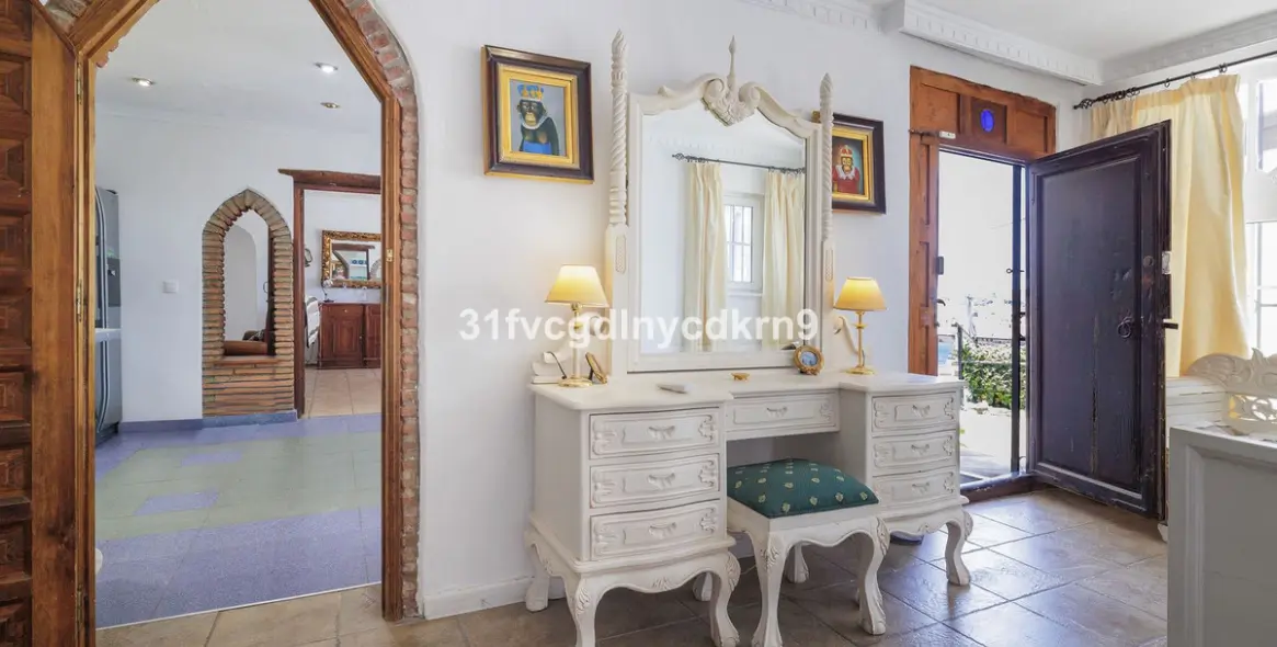 Sale of detached villa in Estepona 59