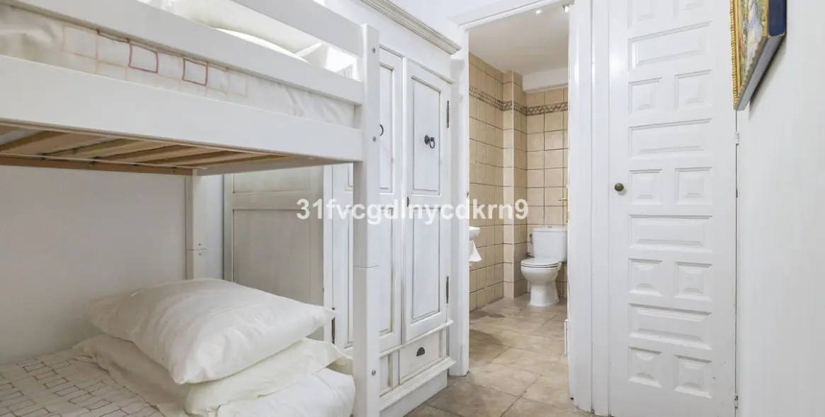 Sale of detached villa in Estepona 62