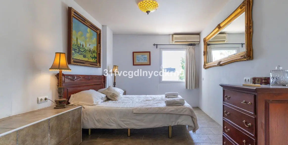 Sale of detached villa in Estepona 67
