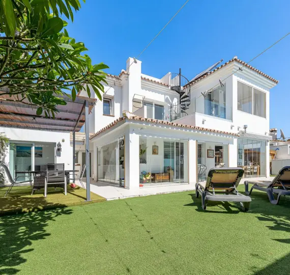 Oтдельно стоящая вилла R5180032