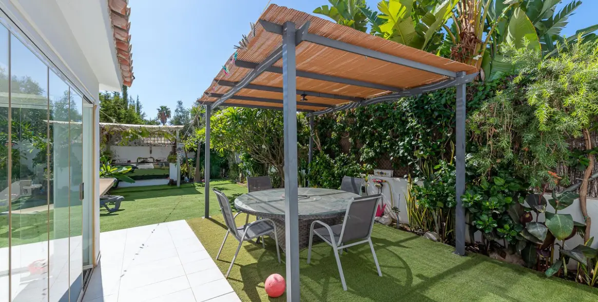 Продажа  отдельно стоящей виллы в Estepona (район Costalita) 6