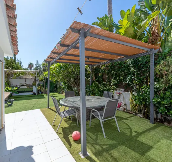 Oтдельно стоящая вилла R5180032