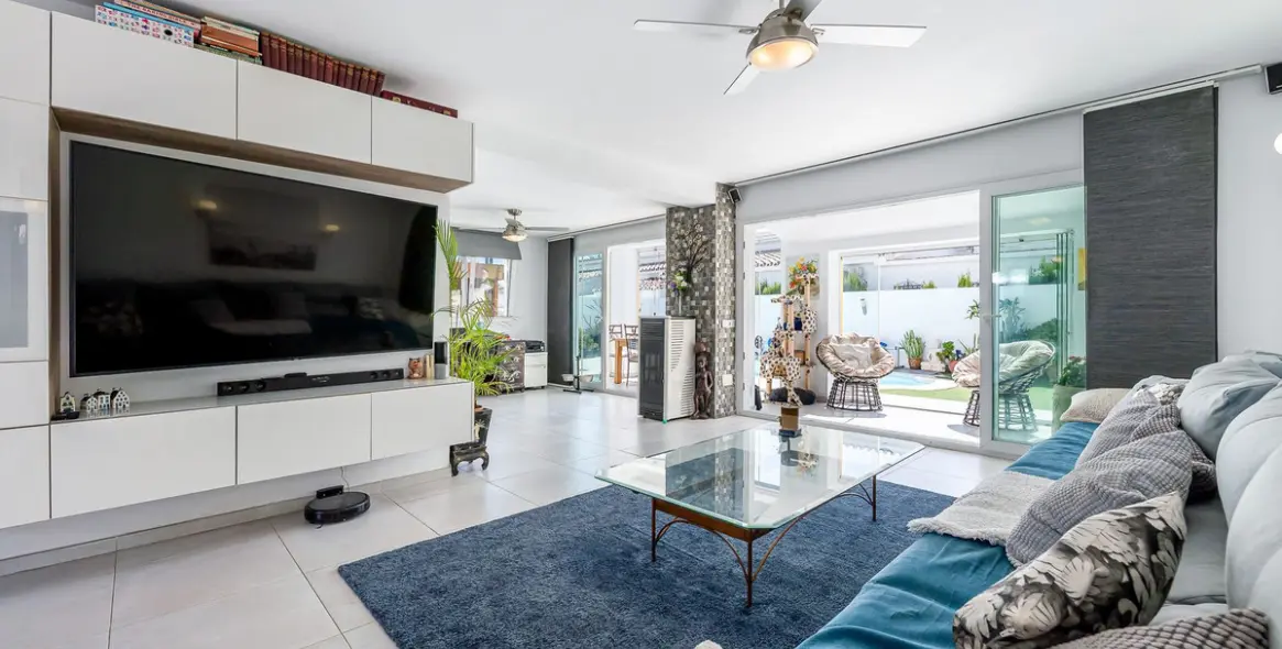 Продажа  отдельно стоящей виллы в Estepona (район Costalita) 10