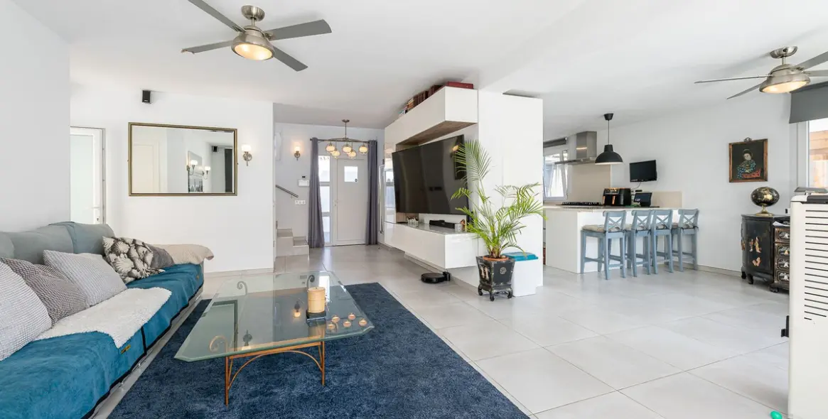 Продажа  отдельно стоящей виллы в Costalita 11