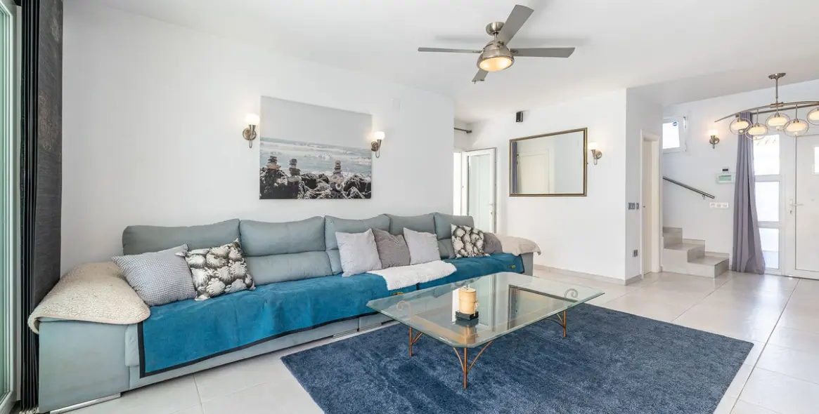 Продажа  отдельно стоящей виллы в Costalita 12