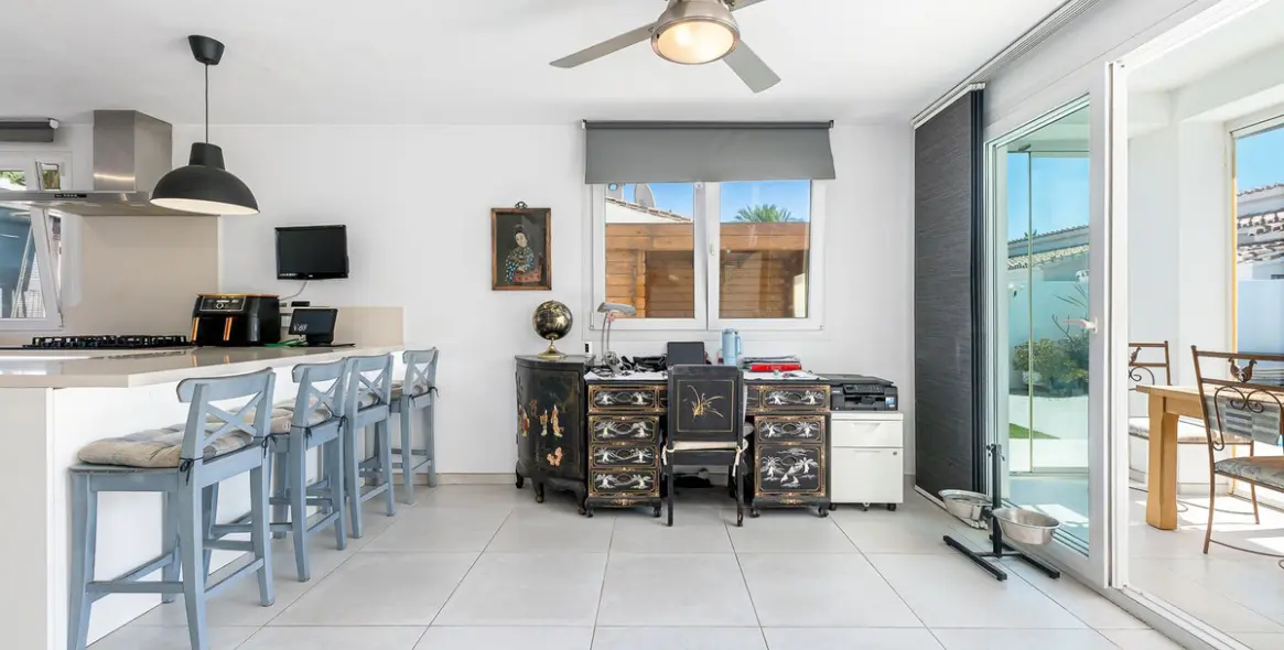 Продажа  отдельно стоящей виллы в Costalita 13