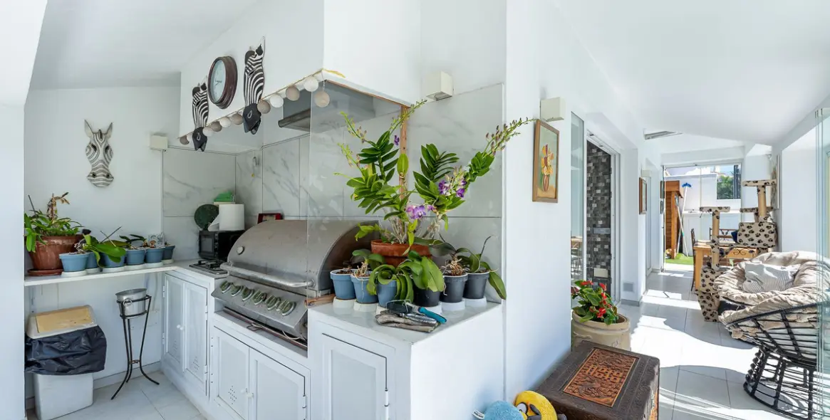 Продажа  отдельно стоящей виллы в Costalita 18