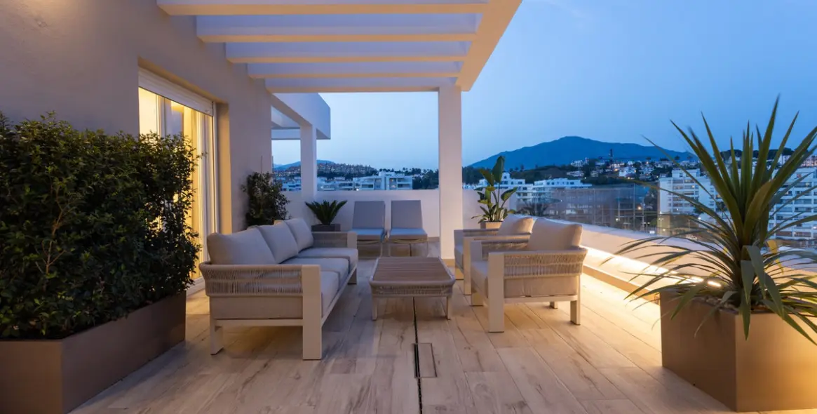 Продажа апартаментов на среднем этаже в Nueva Andalucía 1