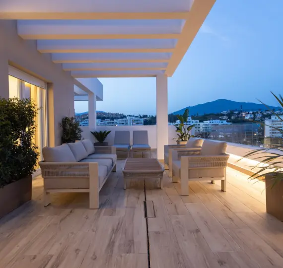 Продажа апартаментов на среднем этаже в Nueva Andalucía