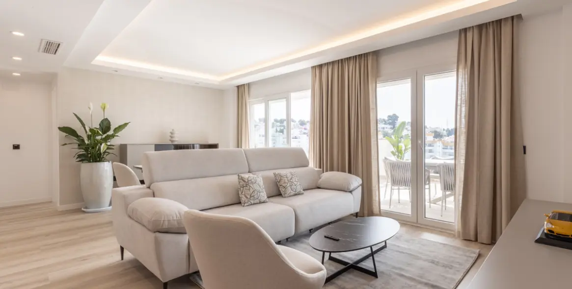 Продажа апартаментов на среднем этаже в Nueva Andalucía 2