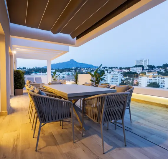 Продажа апартаментов на среднем этаже в Nueva Andalucía