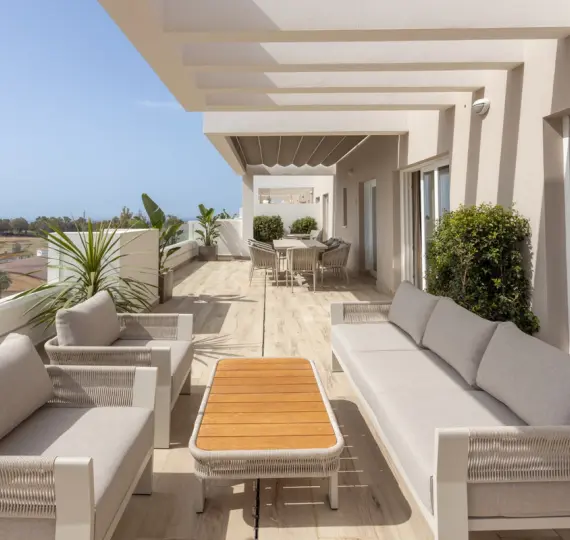 Продажа апартаментов на среднем этаже в Nueva Andalucía