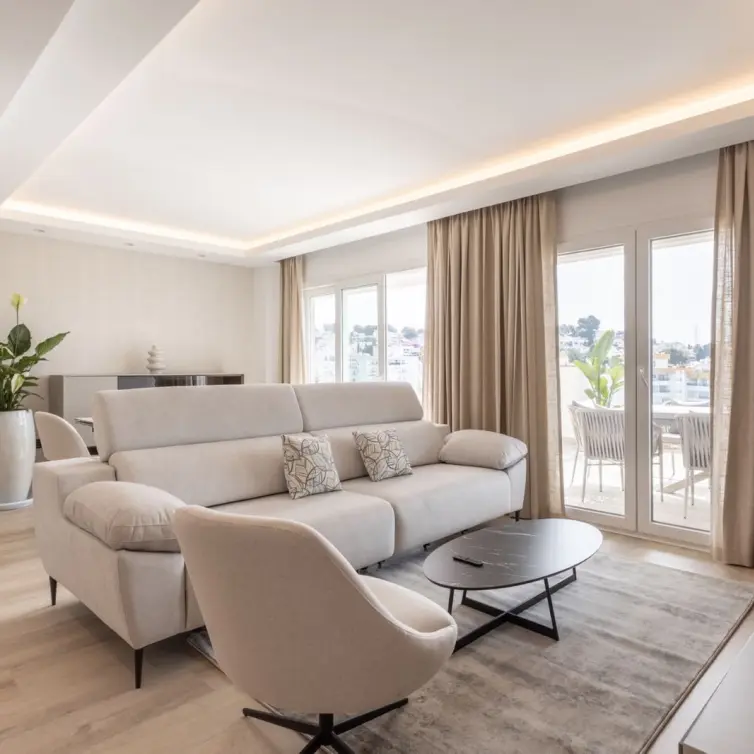 Venta de apartamento en planta media en Nueva Andalucía