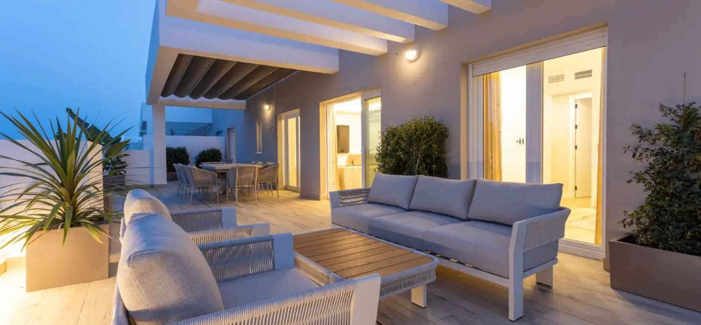Venta de apartamento en planta media en Nueva Andalucía 4
