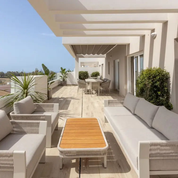 Venta de apartamento en planta media en Nueva Andalucía