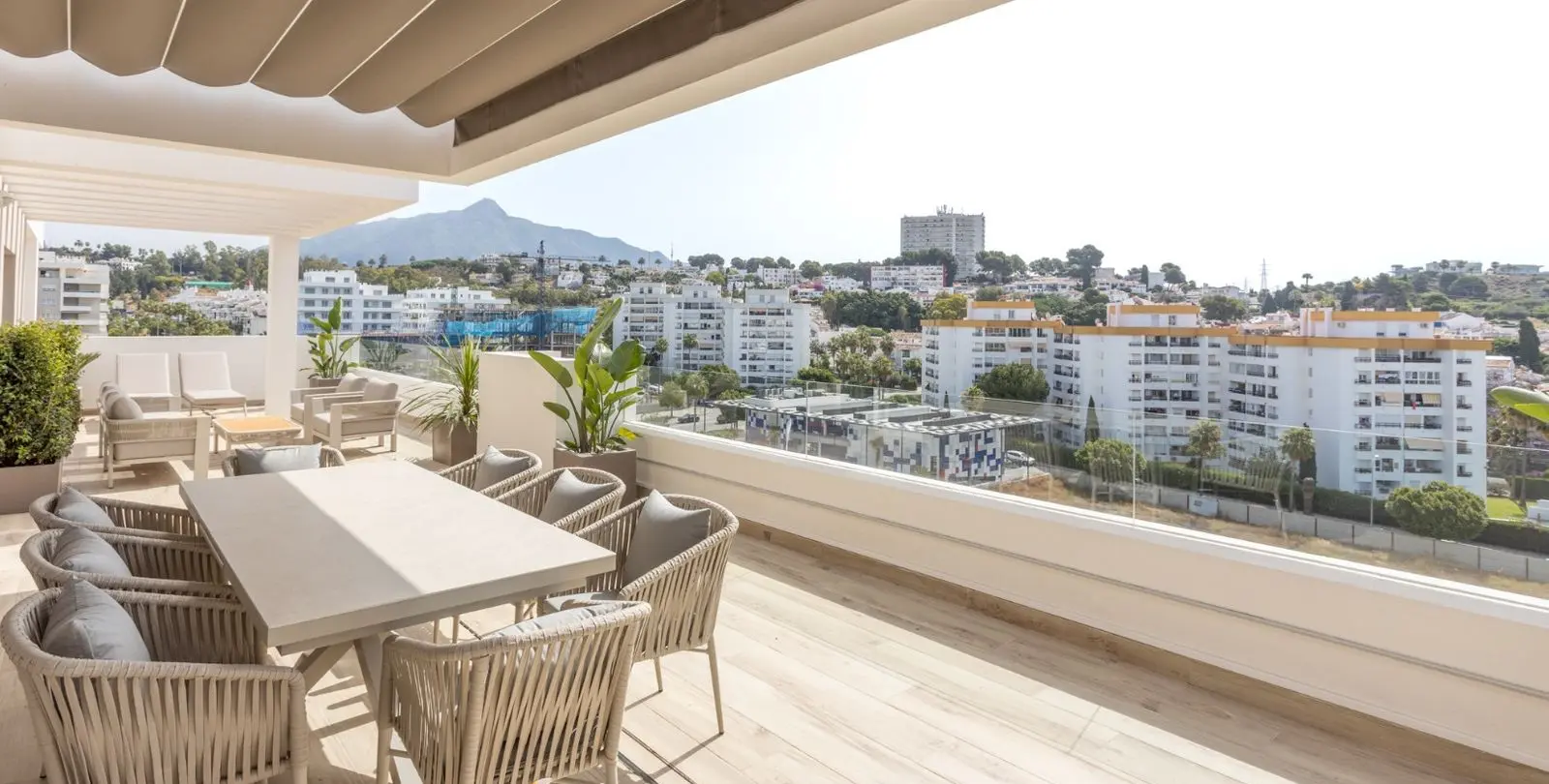 Продажа апартаментов на среднем этаже в Nueva Andalucía 35