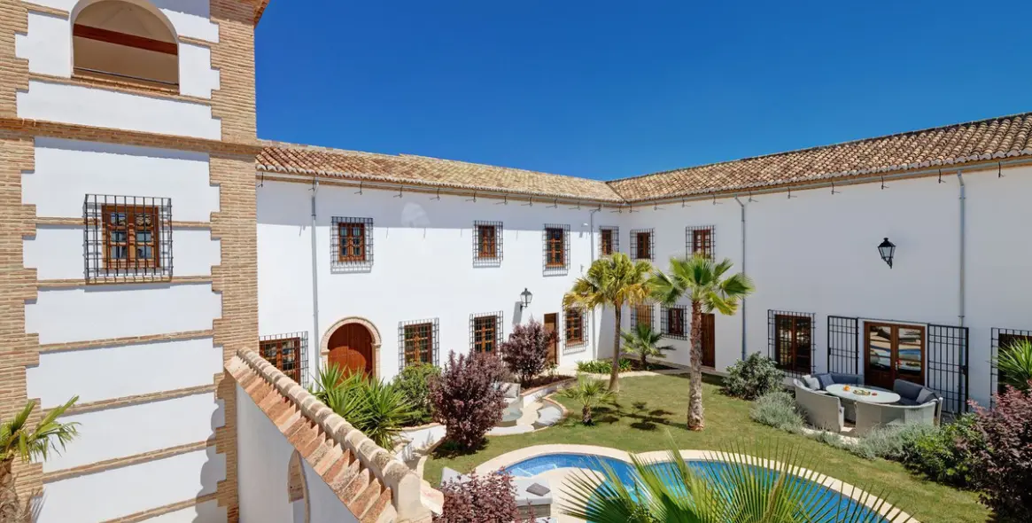 Sale of finca - cortijo in Malaga (district Provincia de Málaga) 1