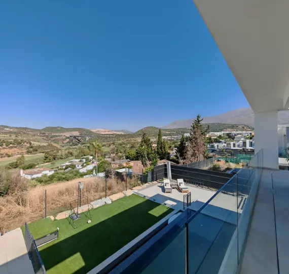 Продажа  отдельно стоящей виллы в Estepona