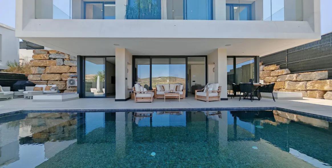 Продажа  отдельно стоящей виллы в Estepona 6