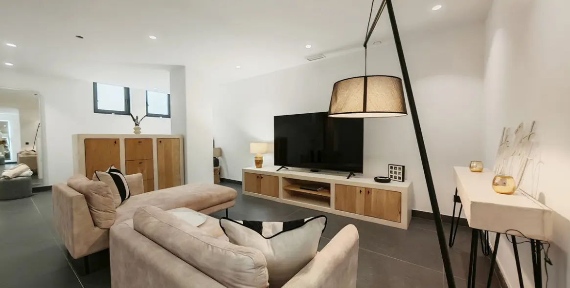 Продажа  отдельно стоящей виллы в Estepona 7