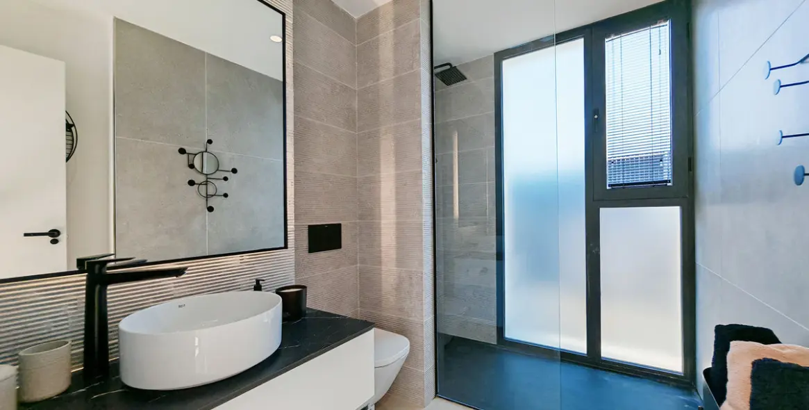 Продажа  отдельно стоящей виллы в Estepona 17