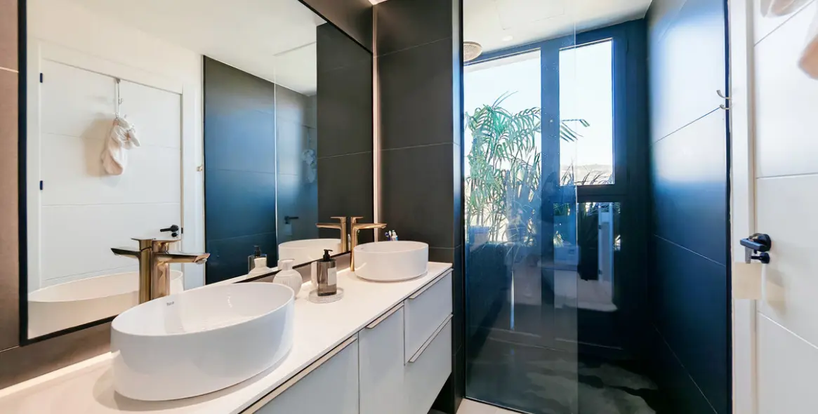 Продажа  отдельно стоящей виллы в Estepona 21