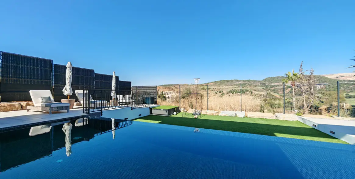 Продажа  отдельно стоящей виллы в Estepona 29