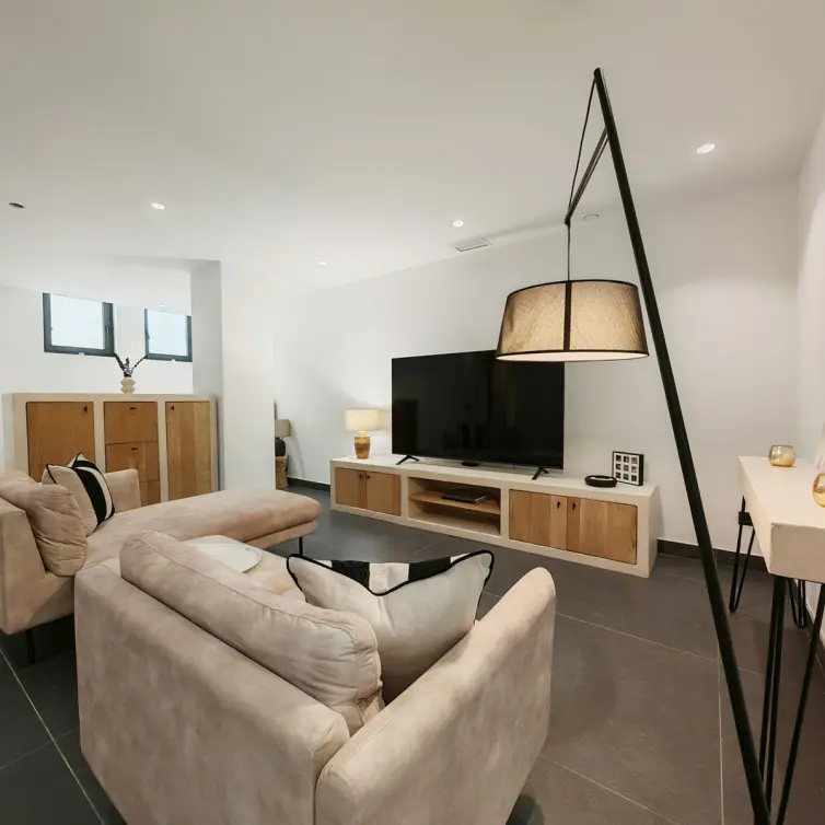 Sale of detached villa in Estepona