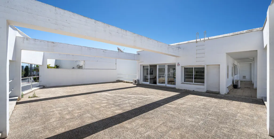 Sale of business in Guadalmina Alta 37