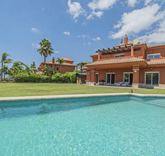 Long-term rent of detached villa in Marbella