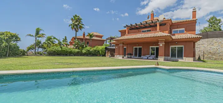 Long-term rent of detached villa in Marbella 0