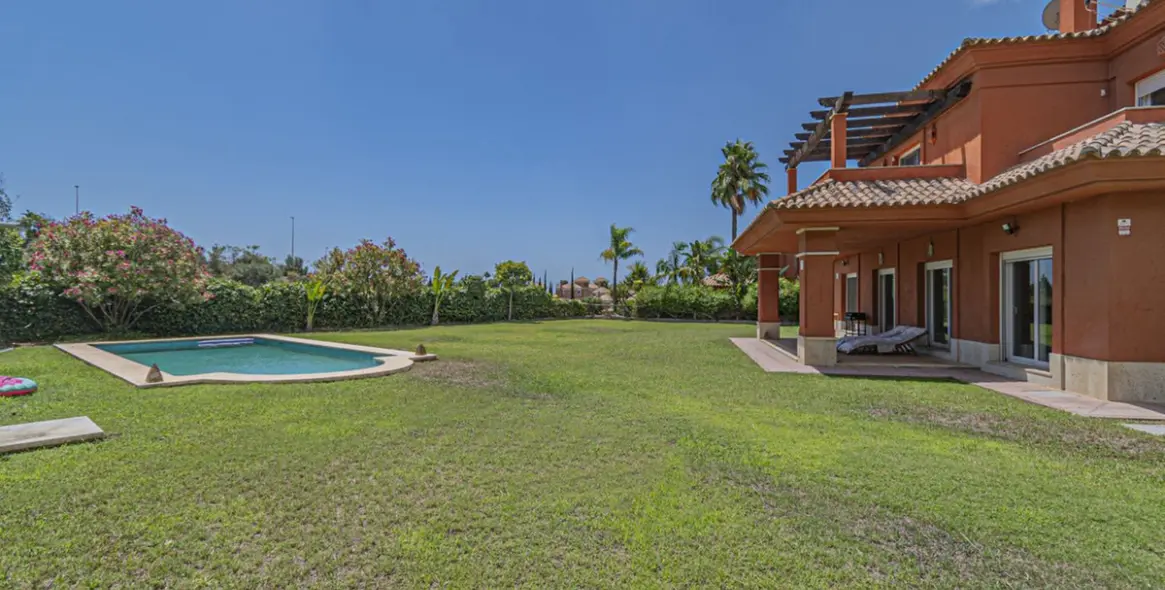 Alquiler a largo plazo de villa independiente en Marbella 2