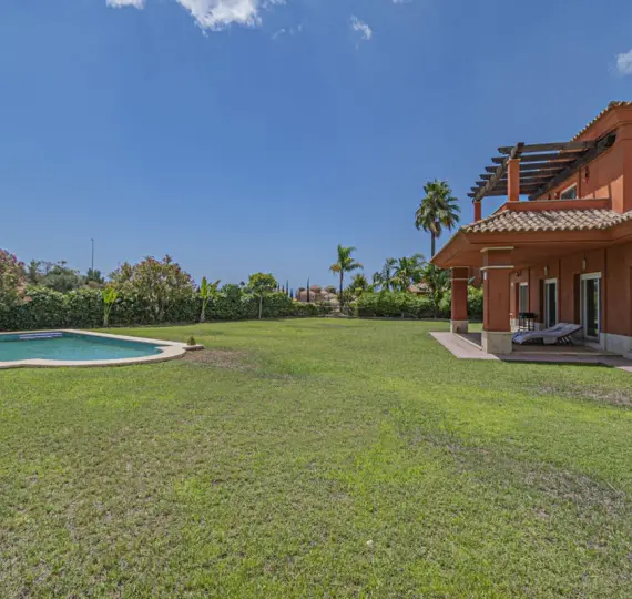Long-term rent of detached villa in Marbella
