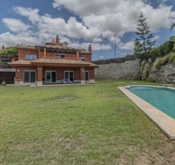 Long-term rent of detached villa in Marbella