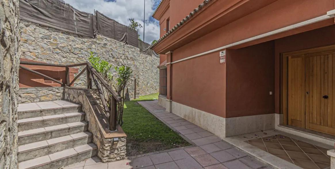 Alquiler a largo plazo de villa independiente en Marbella 8