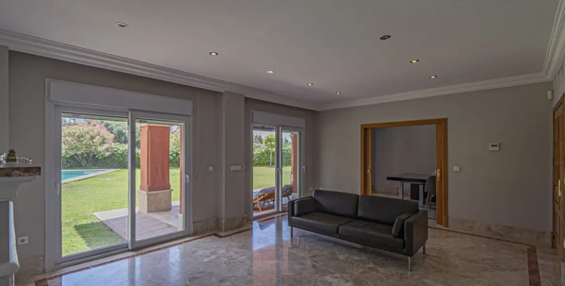 Alquiler a largo plazo de villa independiente en Marbella 14