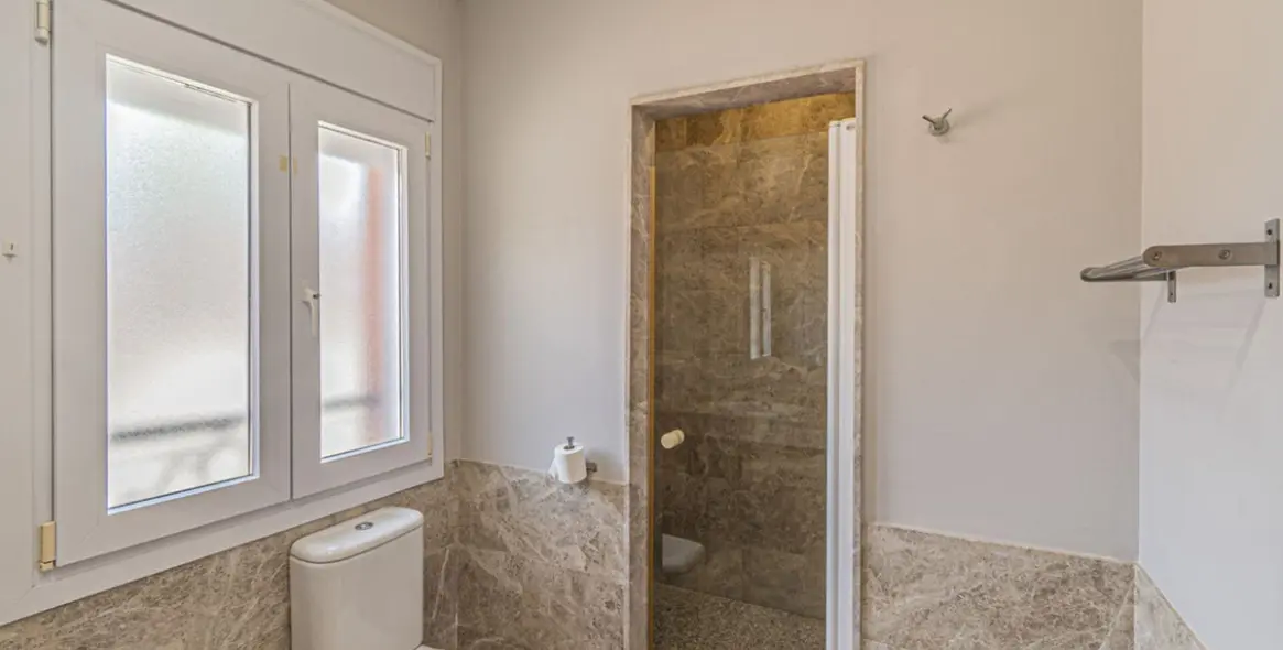 Alquiler a largo plazo de villa independiente en Marbella 24